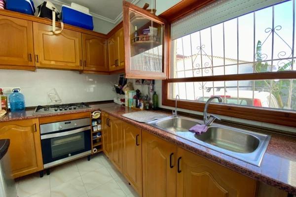 Detached Villa with Guest Chalet, Pool and Garages – 2 Minutes from Quesada Centre - Gallery Image 31