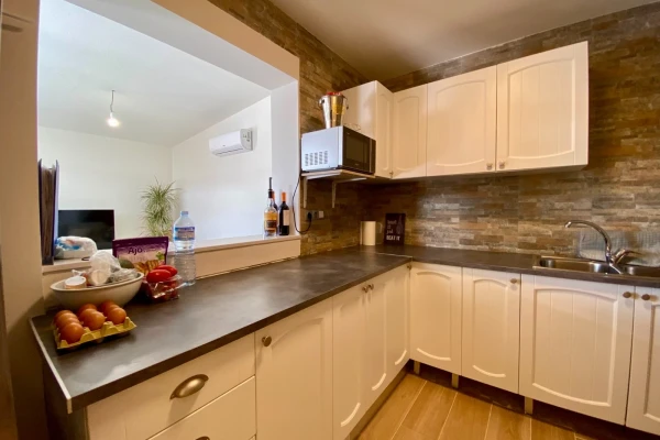 Detached Villa with Guest Chalet, Pool and Garages – 2 Minutes from Quesada Centre - Gallery Image 12