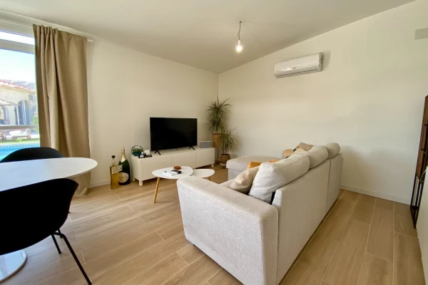 Detached Villa with Guest Chalet, Pool and Garages – 2 Minutes from Quesada Centre - Gallery Image 9