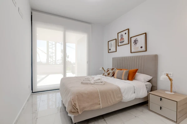 Luxury Penthouse with Solarium &amp; Terrace near Guardamar Beach - Gallery Image 3
