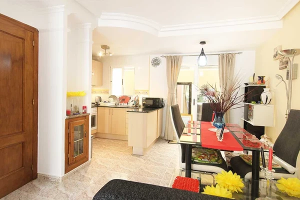 2 Bed Townhouse with Spacious Garden &amp; Pool Access in Blue Lagoon, Villamartin - Gallery Image 14