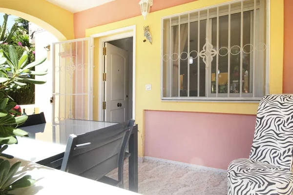 2 Bed Townhouse with Spacious Garden &amp; Pool Access in Blue Lagoon, Villamartin - Gallery Image 19