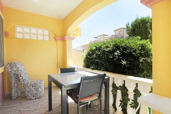 2 Bed Townhouse with Spacious Garden &amp; Pool Access in Blue Lagoon, Villamartin - Gallery Image 2