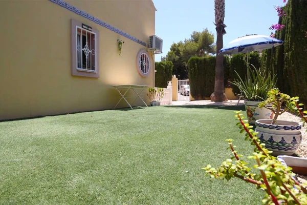 2 Bed Townhouse with Spacious Garden &amp; Pool Access in Blue Lagoon, Villamartin - Gallery Image 11