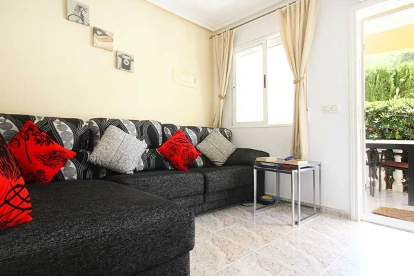 2 Bed Townhouse with Spacious Garden &amp; Pool Access in Blue Lagoon, Villamartin - Gallery Image 10