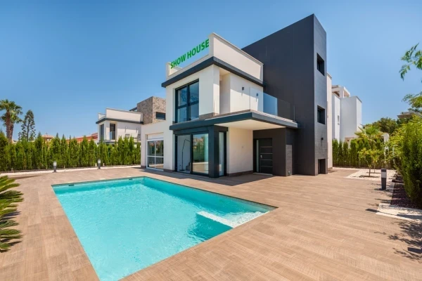Luxury Villas for Sale in La Manga 3–4 Bedrooms Near Playa Honda