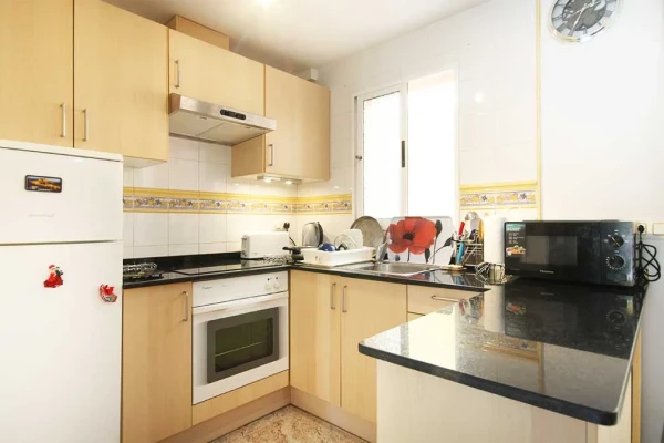 2 Bed Townhouse with Spacious Garden &amp; Pool Access in Blue Lagoon, Villamartin - Gallery Image 4