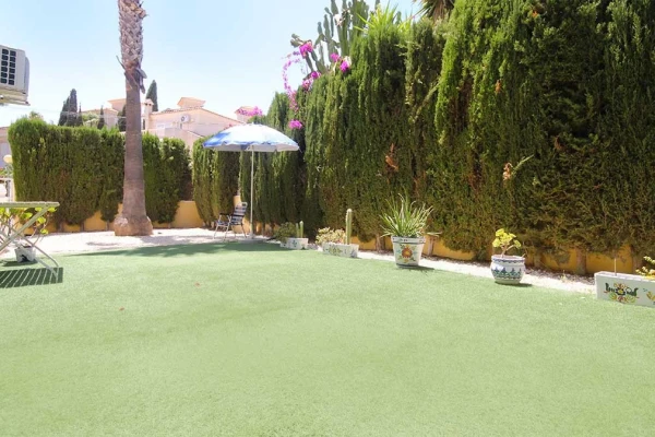 2 Bed Townhouse with Spacious Garden &amp; Pool Access in Blue Lagoon, Villamartin - Gallery Image 8