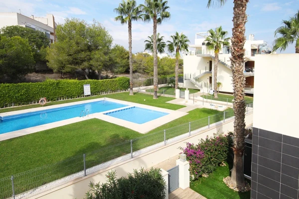 Modern 2 Bed Villa with Solarium &amp; Garden in La Fuente, Orihuela Costa - Gallery Image 2