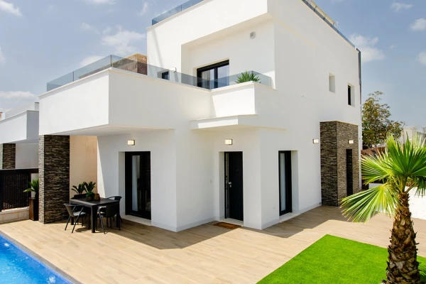 Luxury 3 Bedroom Villas with Pool for sale in Vistabella Golf, Orihuela  - Gallery Image 11