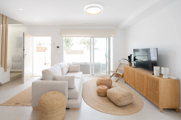 Key Ready 3-Bed 3-Bath Villa with Pool &amp; Solarium in Pilar de la Horadada - Gallery Image 7