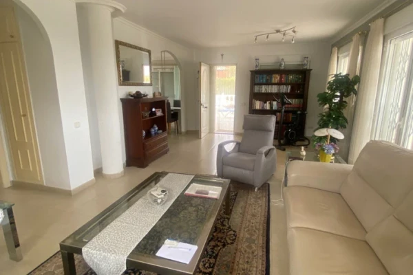 5 Bed 2 Bath Villa with Pool &amp; Panoramic Views | Almoradí, Alicante - Gallery Image 6
