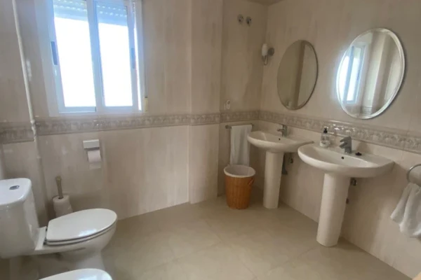 5 Bed 2 Bath Villa with Pool &amp; Panoramic Views | Almoradí, Alicante - Gallery Image 17