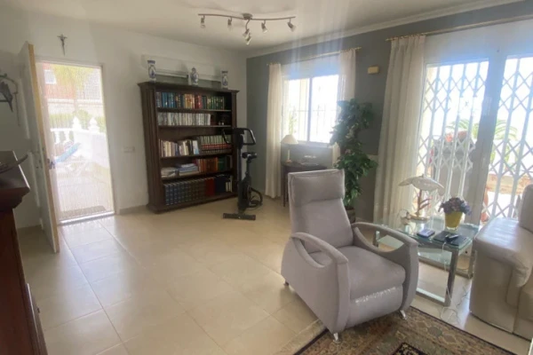 5 Bed 2 Bath Villa with Pool &amp; Panoramic Views | Almoradí, Alicante - Gallery Image 15