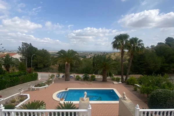 5 Bed 2 Bath Villa with Pool &amp; Panoramic Views | Almoradí, Alicante - Gallery Image 5