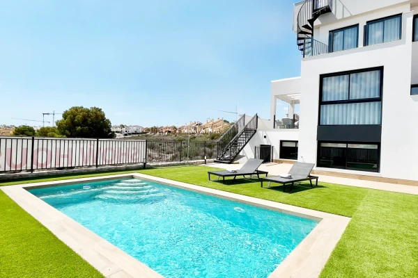 Key-Ready 3-Bed Villa with Pool - Arena Golf Villas, Costa Blanca