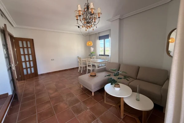Spacious 3-Bedroom Apartment for Sale in San Miguel de Salinas - Gallery Image 3
